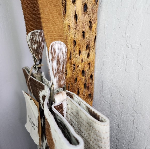 NEW The Shanty Corporation Hunter Cowhide Shoulder Tote - Picture 4 of 12